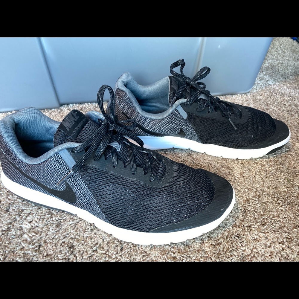 Men’s Nike Grey Tennis Shoes